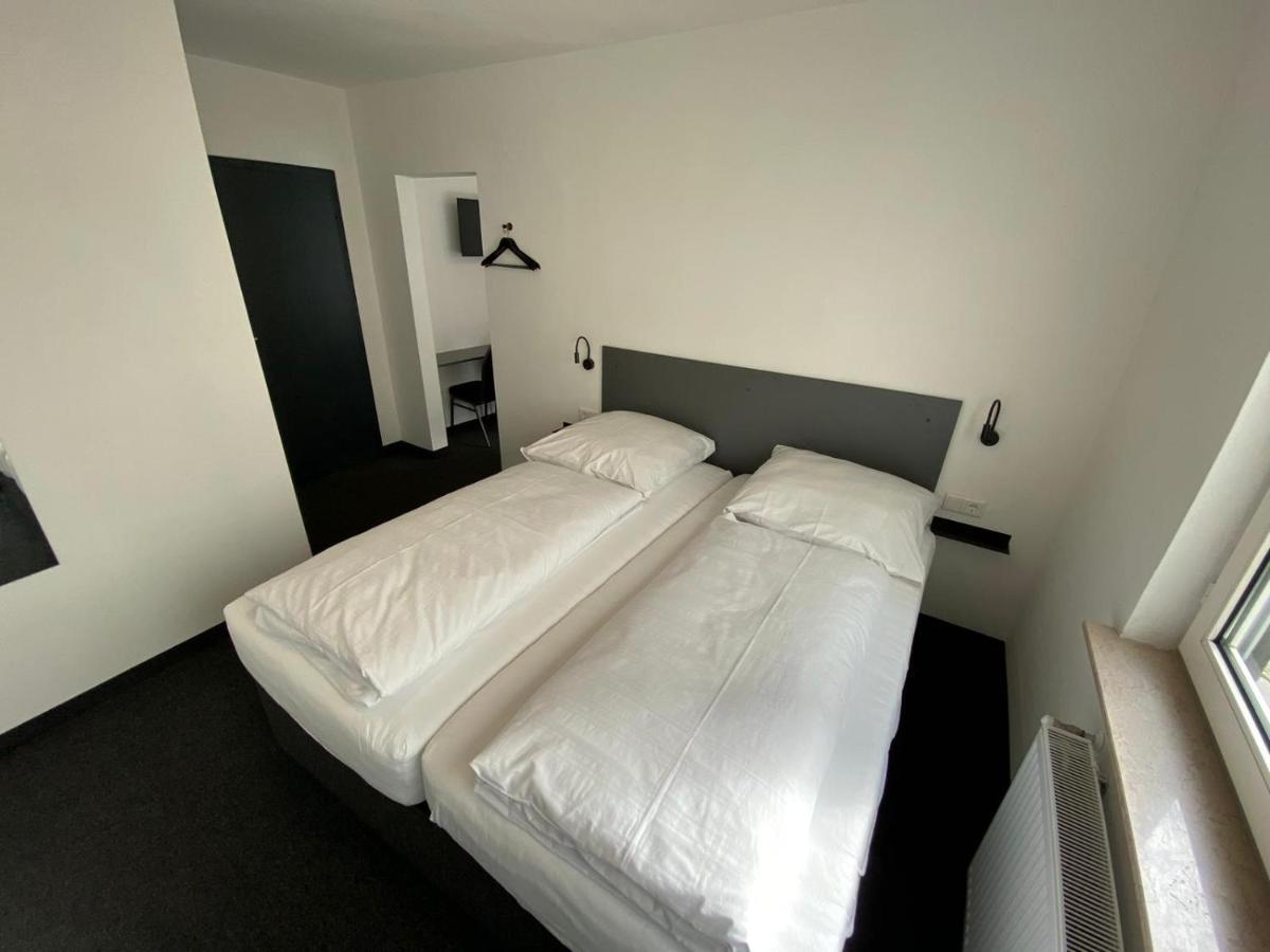 Zzzimple - Staffless & Self Check-In Hotel Pillig Eksteriør billede