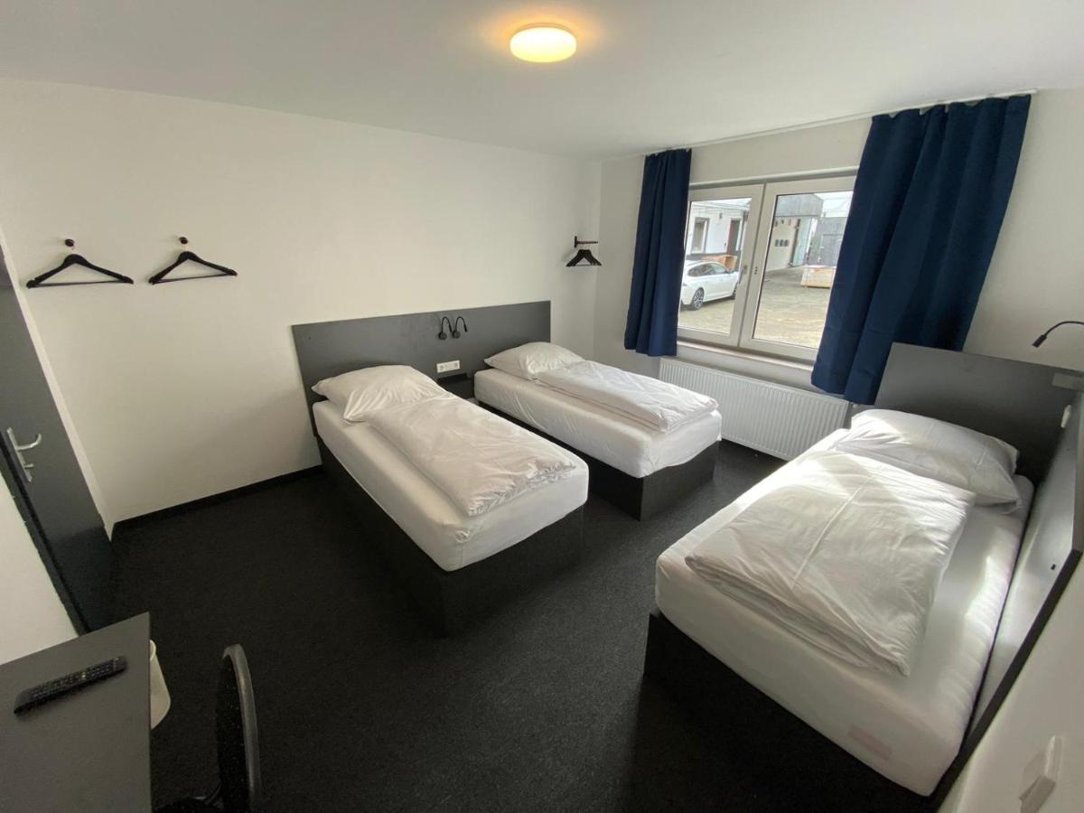 Zzzimple - Staffless & Self Check-In Hotel Pillig Eksteriør billede