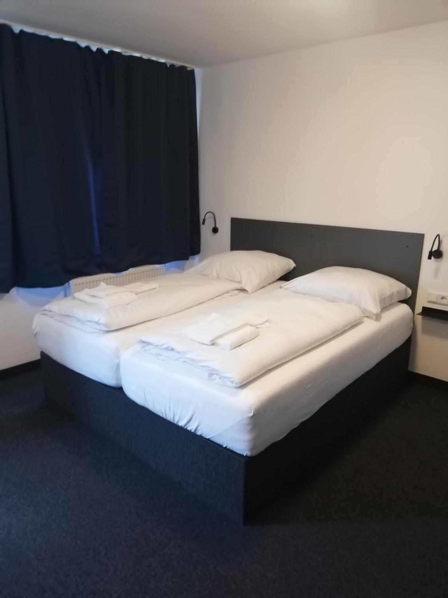 Zzzimple - Staffless & Self Check-In Hotel Pillig Eksteriør billede